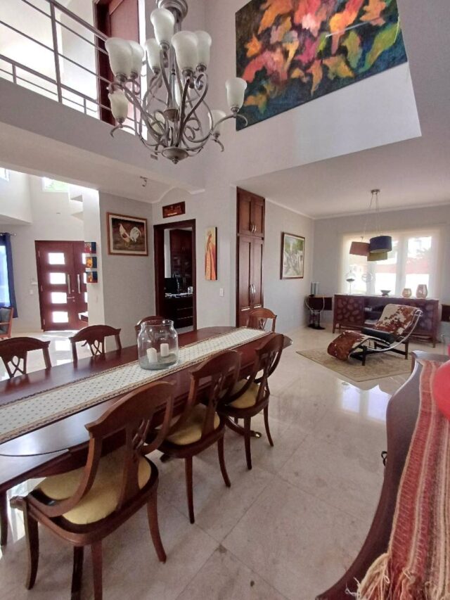 Luxe villa met Privé Zwembad in Vista Royal te Koop (28)