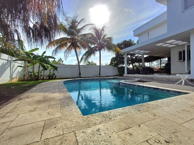 Luxe villa met Privé Zwembad in Vista Royal te Koop (30)