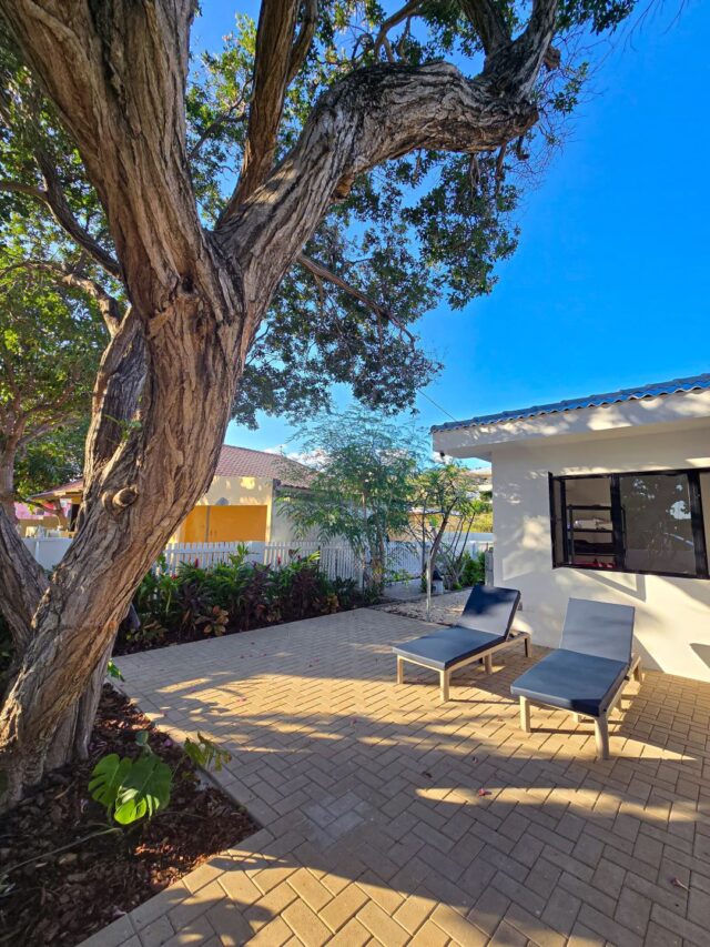 Prachtige Woning om de Hoek van Marie Pompoen Beach Boulevard te Huur (2)