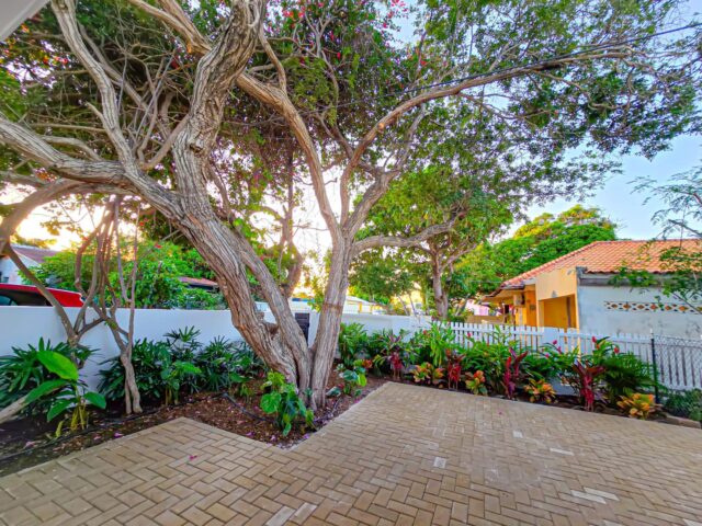 Prachtige Woning om de Hoek van Marie Pompoen Beach Boulevard te Huur (22)