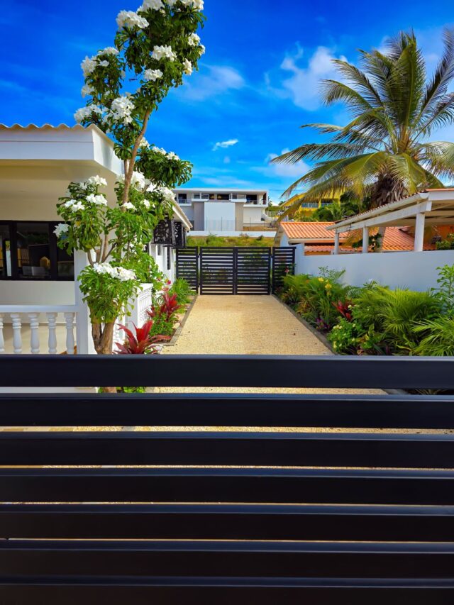 Prachtige Woning om de Hoek van Marie Pompoen Beach Boulevard te Huur (25)