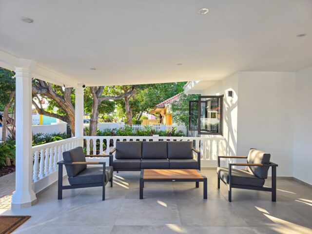 Prachtige Woning om de Hoek van Marie Pompoen Beach Boulevard te Huur (3)