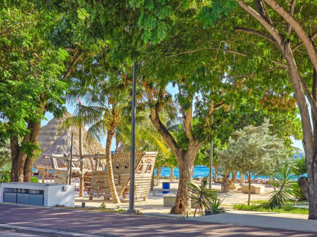 Prachtige Woning om de Hoek van Marie Pompoen Beach Boulevard te Huur (30)