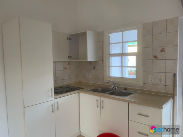 Leuke-Drie-Slaapkamer-Bungalow-in-Jongbloed-te-Huur-2024-09-20-at-21.44.45