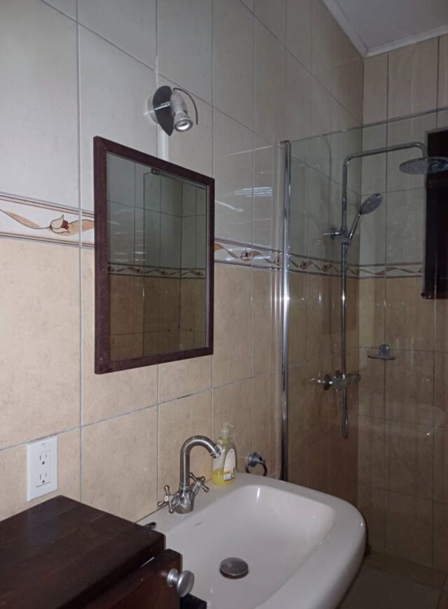 Prachtige Villa met Zeezicht en Zwembad in Grote Berg te Koop (18)