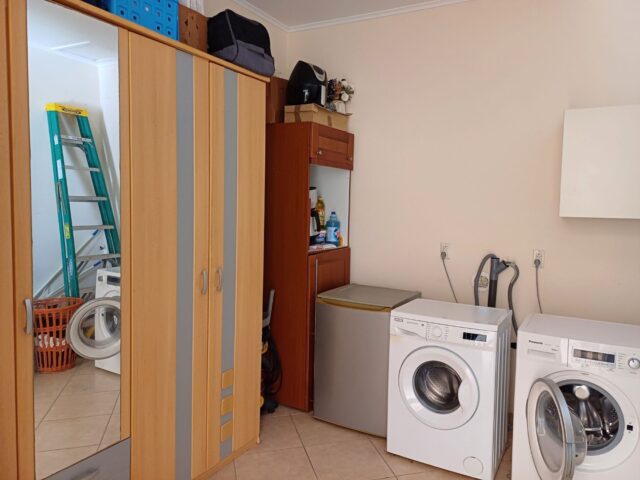 Prachtige Villa met Zeezicht en Zwembad in Grote Berg te Koop (21)