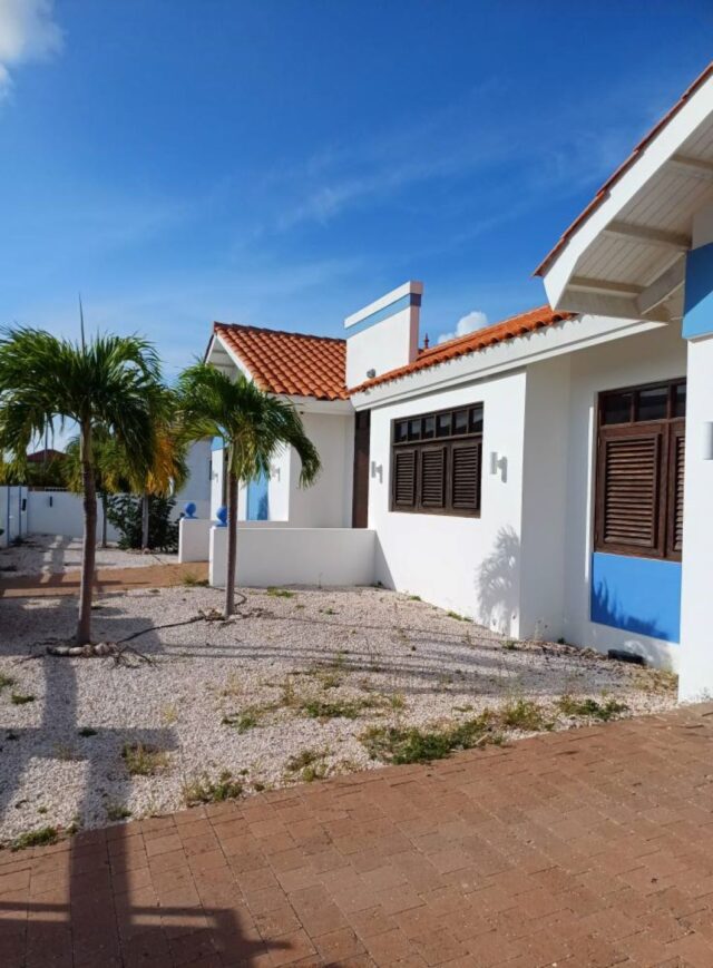 Prachtige Villa met Zeezicht en Zwembad in Grote Berg te Koop (27)