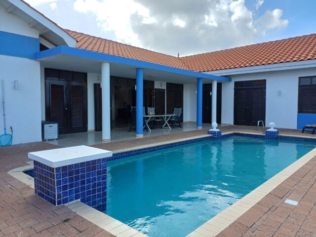 Prachtige Villa met Zeezicht en Zwembad in Grote Berg te Koop (29)