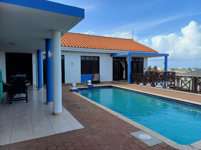 Prachtige Villa met Zeezicht en Zwembad in Grote Berg te Koop (30)