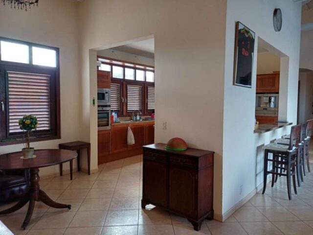 Prachtige Villa met Zeezicht en Zwembad in Grote Berg te Koop (7)