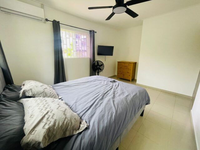 Ruime woning met zwembad (10)
