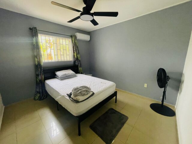 Ruime woning met zwembad (11)
