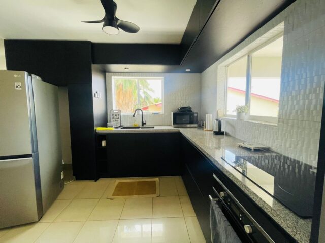 Ruime woning met zwembad (21)