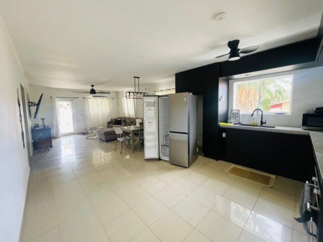 Ruime woning met zwembad (23)