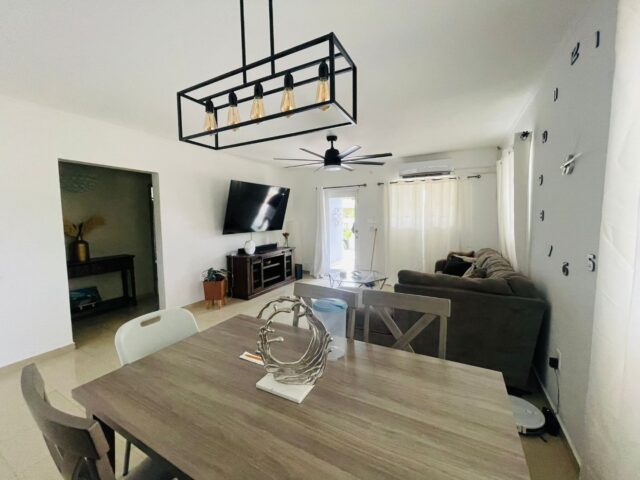 Ruime woning met zwembad (24)