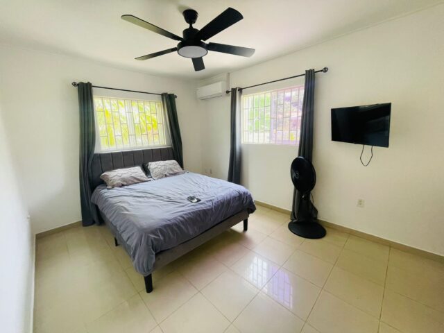 Ruime woning met zwembad (9)