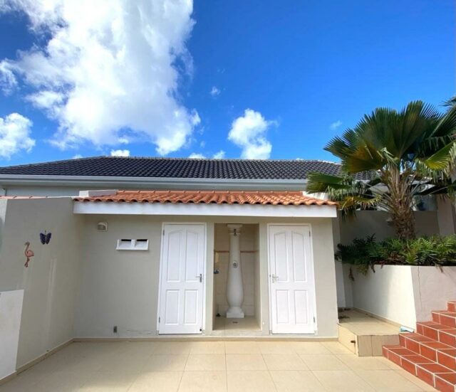 Ruime villa met zwembad Brakkeput Abou Curaçao te Huur(12)