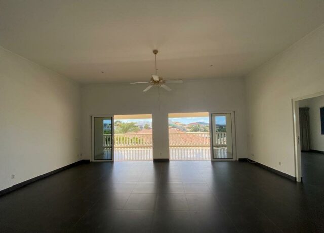 Ruime villa met zwembad Brakkeput Abou Curaçao te Huur(28)