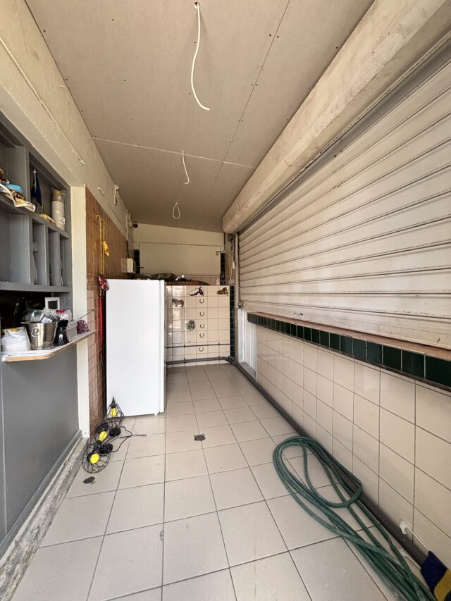 Commerciële ruimte te huur in Brievengat met terras en keukenruimte