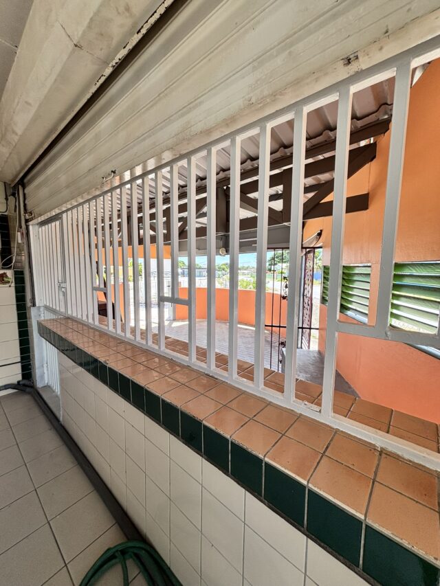 Commerciële ruimte te huur in Brievengat met terras en keukenruimte