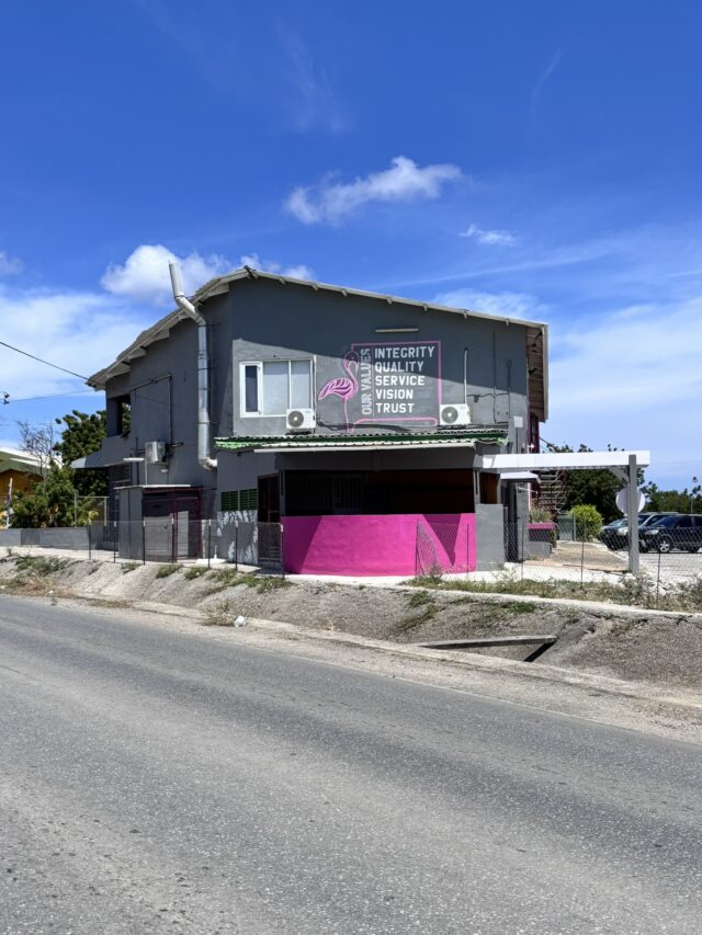 Commerciële ruimte te huur in Brievengat met terras en keukenruimte