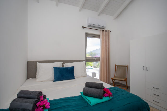 Luxe Villa met Appartement en 2 Zwembaden Vista Royal te Koop00001