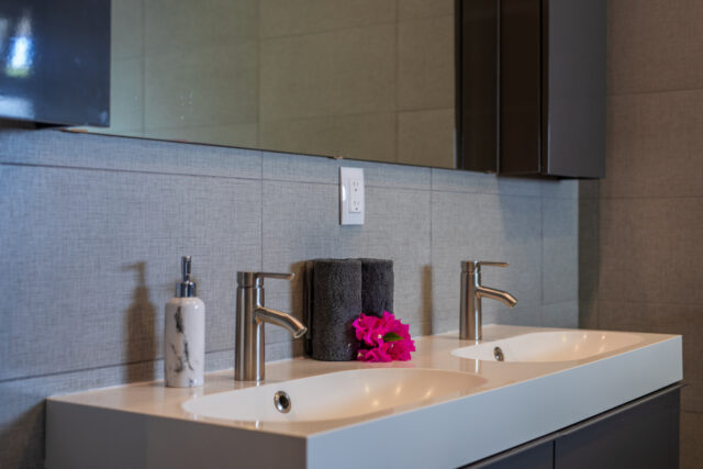 Luxe Villa met Appartement en 2 Zwembaden Vista Royal te Koop00013