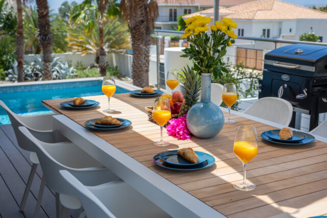 Luxe Villa met Appartement en 2 Zwembaden Vista Royal te Koop00016