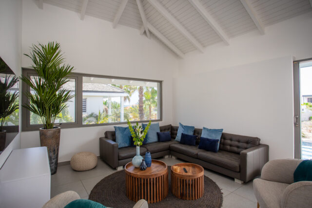 Luxe Villa met Appartement en 2 Zwembaden Vista Royal te Koop00021