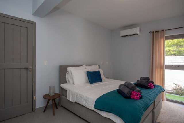 Luxe Villa met Appartement en 2 Zwembaden Vista Royal te Koop00024