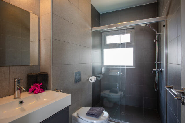 Luxe Villa met Appartement en 2 Zwembaden Vista Royal te Koop00026