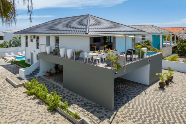 Luxe Villa met Appartement en 2 Zwembaden Vista Royal te Koop00039