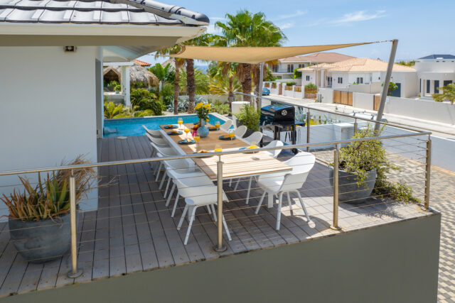 Luxe Villa met Appartement en 2 Zwembaden Vista Royal te Koop00043