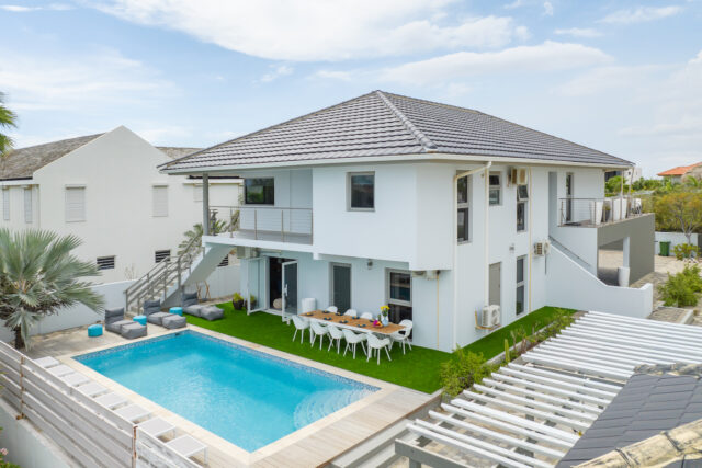 Luxe Villa met Appartement en 2 Zwembaden Vista Royal te Koop00044