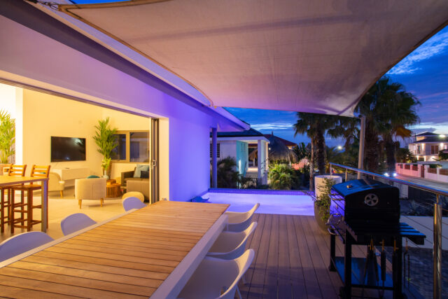 Luxe Villa met Appartement en 2 Zwembaden Vista Royal te Koop00046