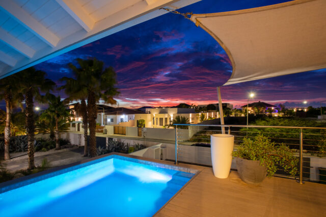 Luxe Villa met Appartement en 2 Zwembaden Vista Royal te Koop00055