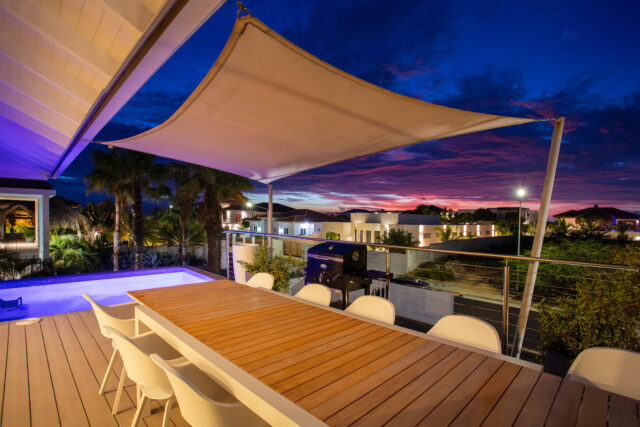 Luxe Villa met Appartement en 2 Zwembaden Vista Royal te Koop00056