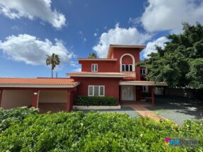 Ruime Woning met Gastenverblijf en Zwembad in Bottelier te Huur