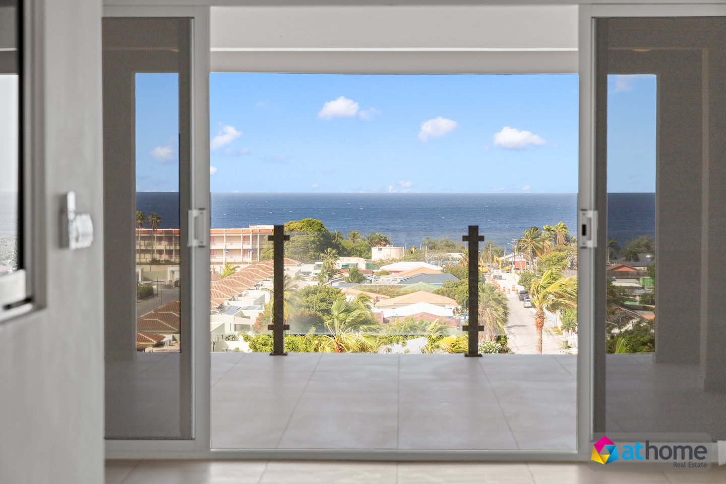 Ruim Appartement met Zeezicht en Gezamenlijk Zwembad La Privada Resort te Huur